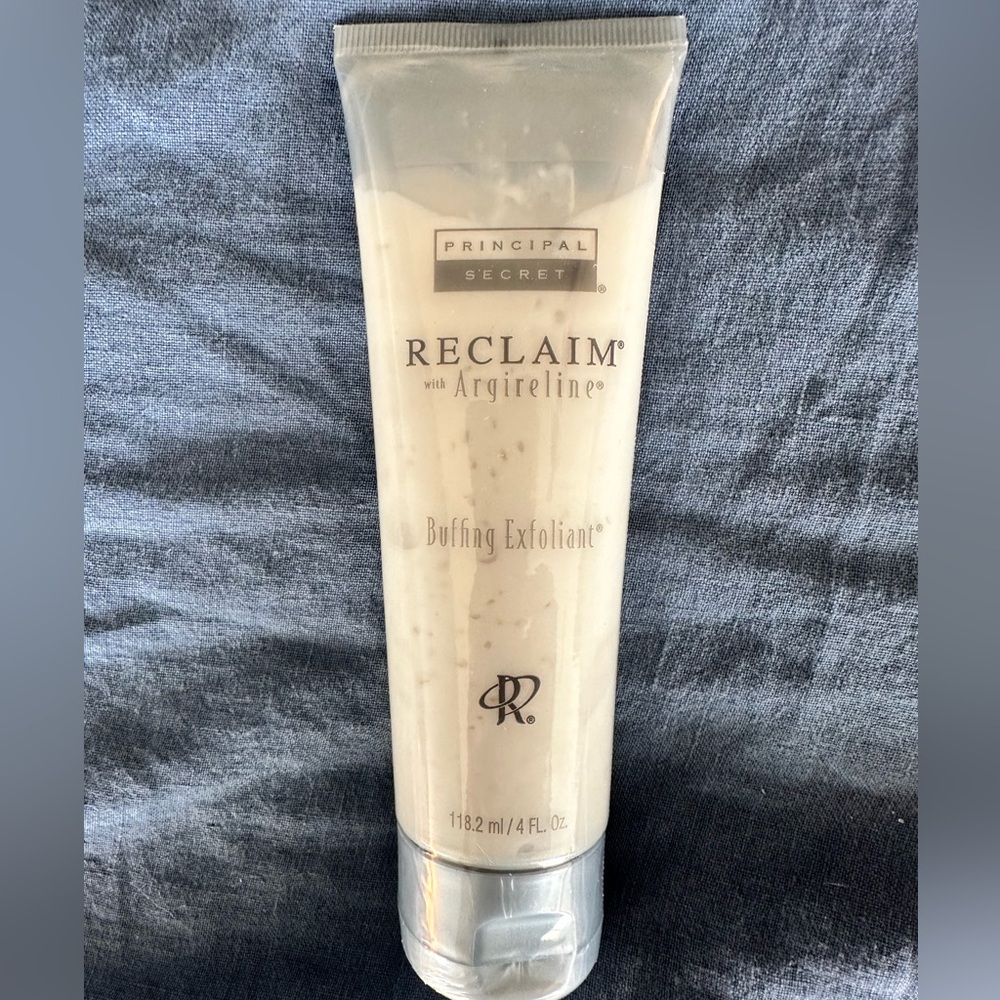Brand new fully sealed Principal Secret by Victoria Principal Buffing exfoliant